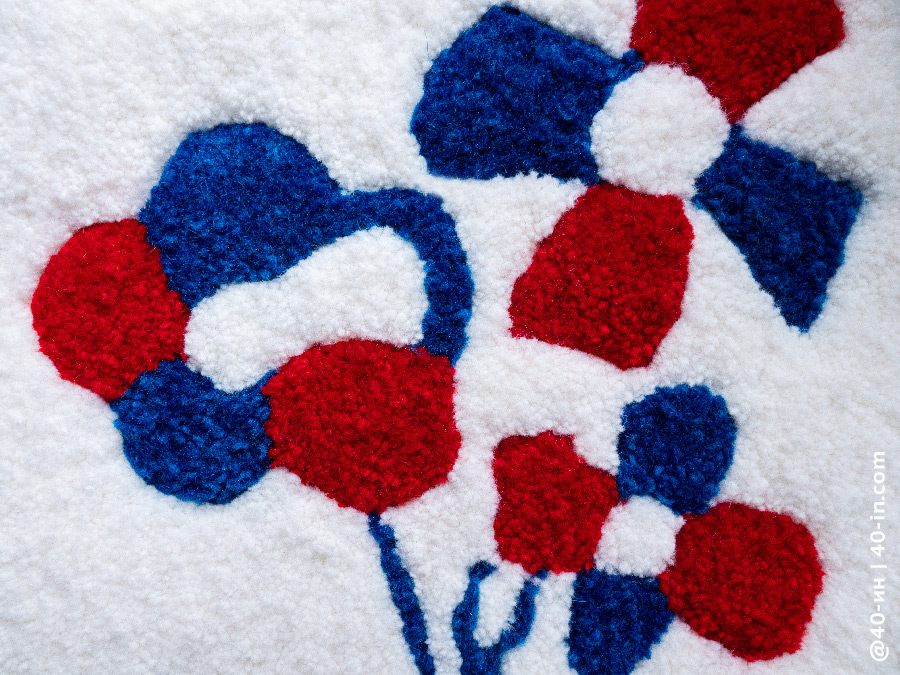 Tufting rug. Flowers №1. Artist Igor Sorokin. Тафтинговый ковер. Цветы №1. Автор Сорокин Игорь.